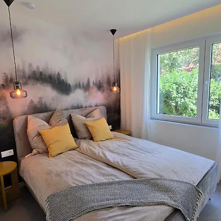Exklusives Designer-wohnung Mit Vielen Details
